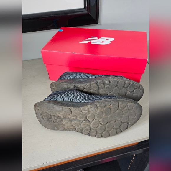 New Balance Youth sz 7 running shoes - Picture 5 of 7